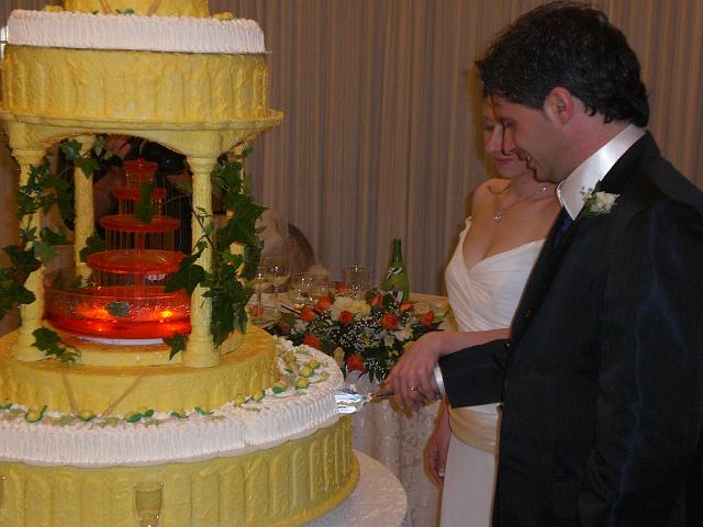 matrimonio francesco e marta 053.jpg - Tagliamo la torta..
